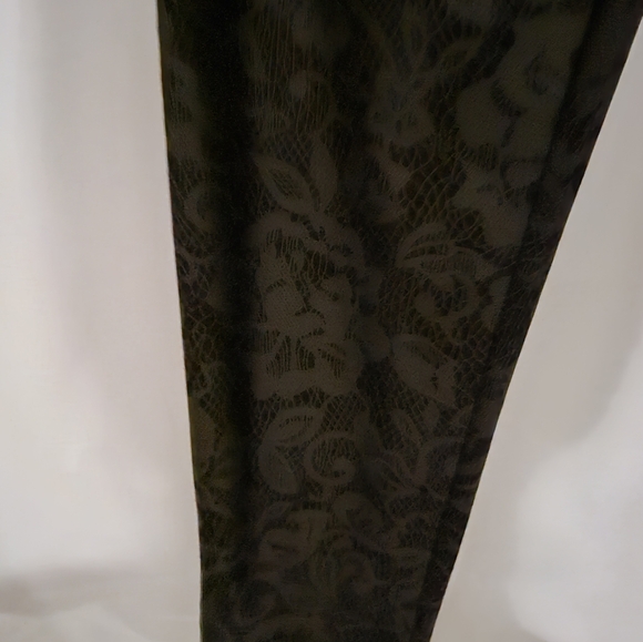 SLIM FACTOR BY INVESTMENTS BLACK LACE FAUX LEATHER BLACK LEGGINGS NEW SIZE S - Picture 5 of 7